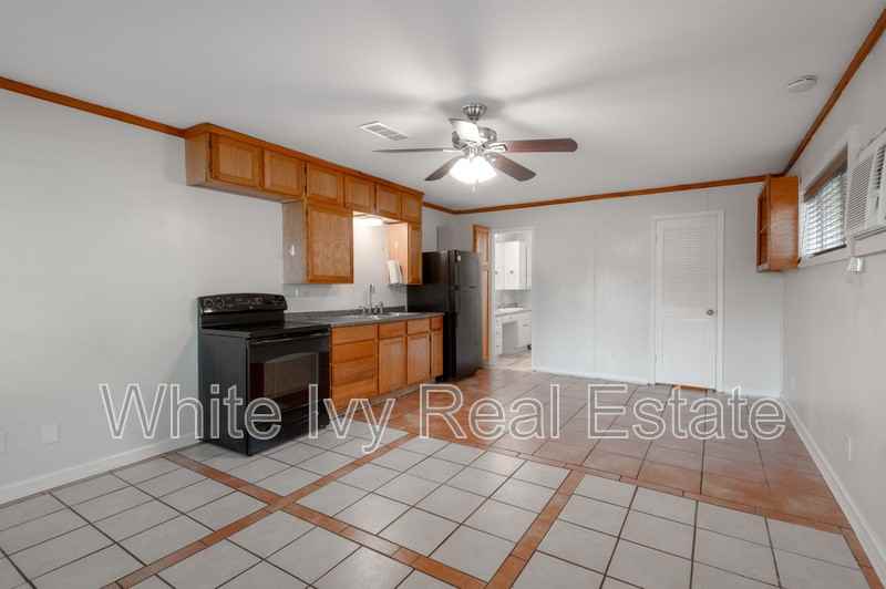 1412 22nd St #B - Photo 7 of 20