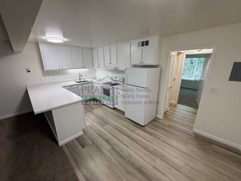 310 1st St #17 - Photo 5 of 10