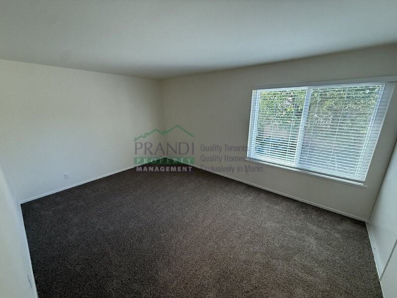 310 1st St #17 - Photo 7 of 10