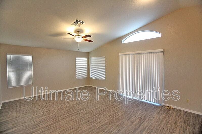 7135 W Via De Luna Dr - Photo 3 of 19