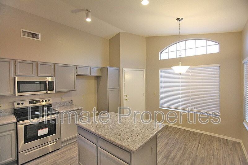 7135 W Via De Luna Dr - Photo 4 of 19