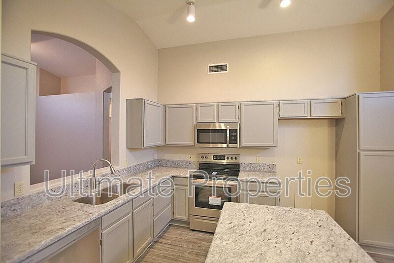 7135 W Via De Luna Dr - Photo 5 of 19