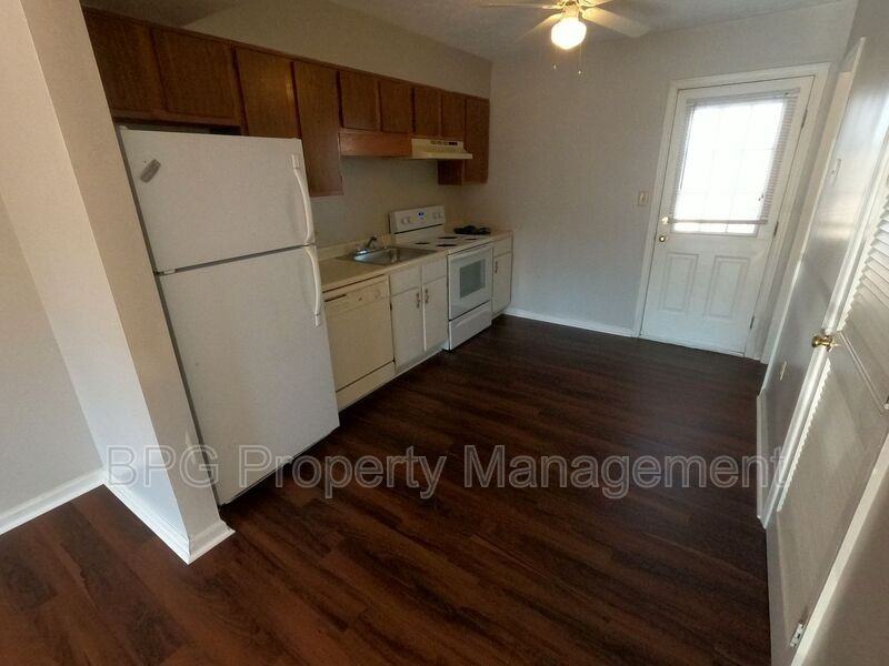 605 Hamlet Ave #I - Photo 3 of 15