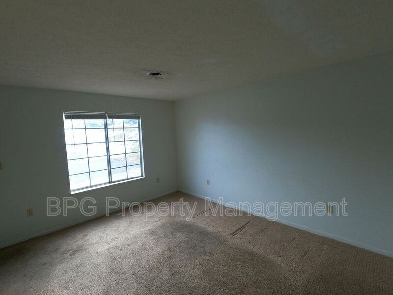 605 Hamlet Ave #I - Photo 6 of 15