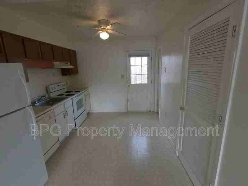 605 Hamlet Ave #I - Photo 7 of 15