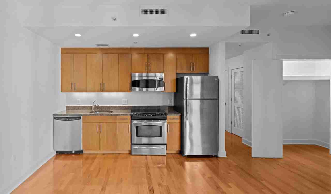 425 Mass - Photo 6 of 50