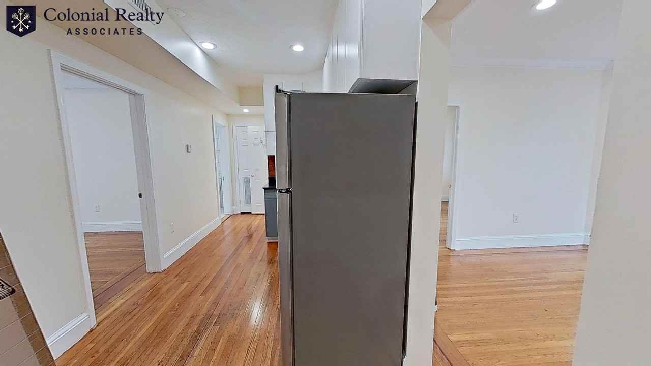 73 Thatcher St #202 - Photo 2 of 17