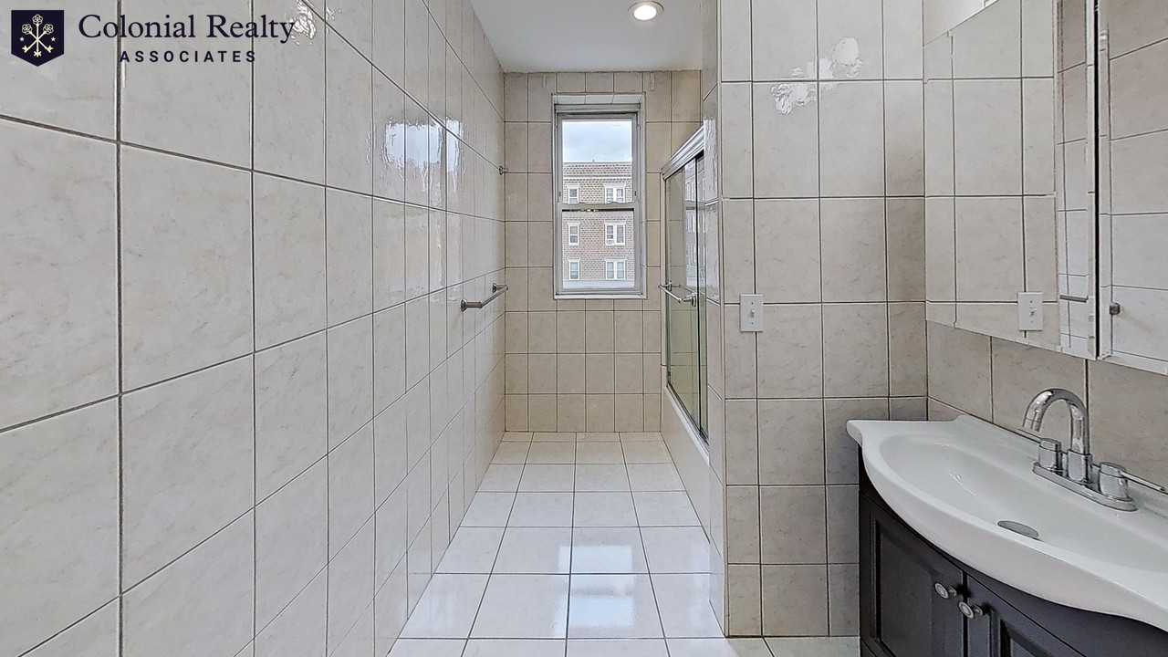 73 Thatcher St #202 - Photo 5 of 17