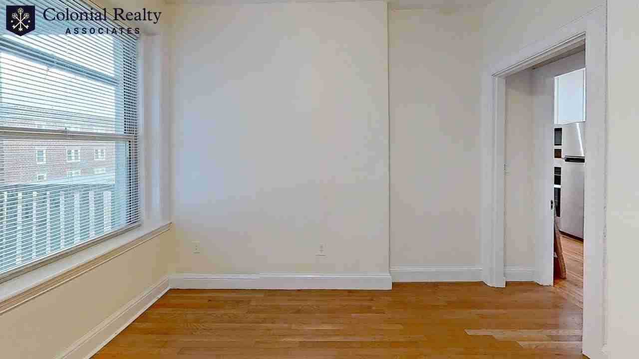 73 Thatcher St #202 - Photo 6 of 17