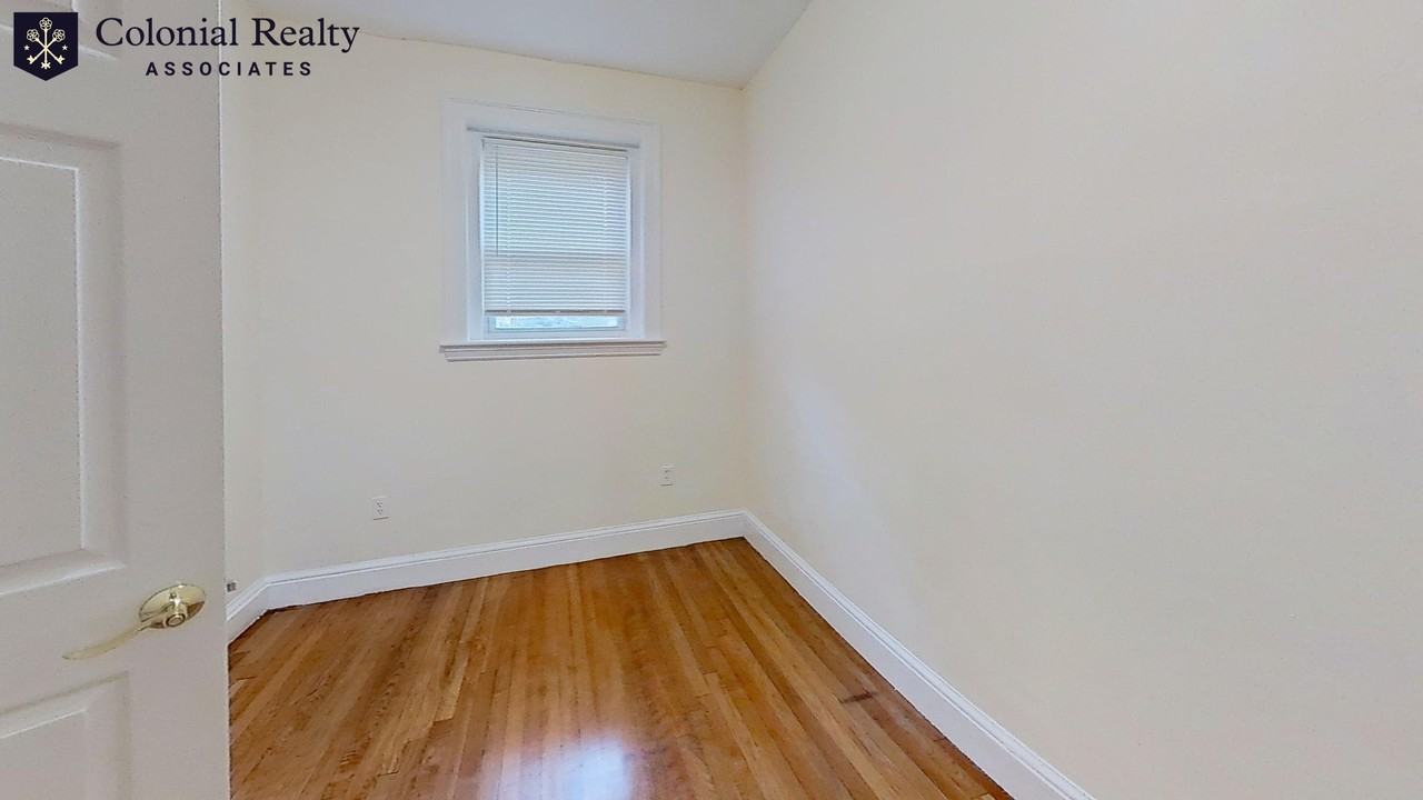 73 Thatcher St #202 - Photo 7 of 17
