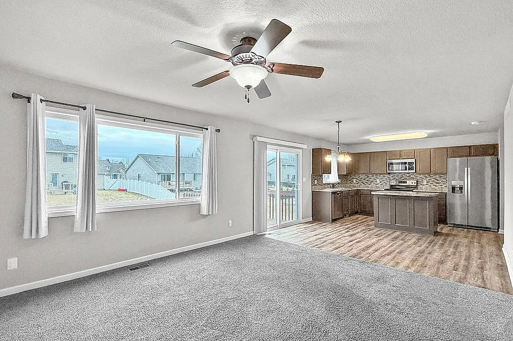 205 Sw 48th St #NA - Photo 6 of 20