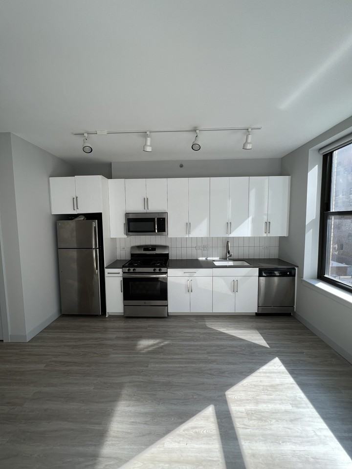 331 S Wells St #0611 - Photo 2 of 30
