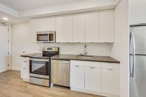 featured image of 4045 Broadway