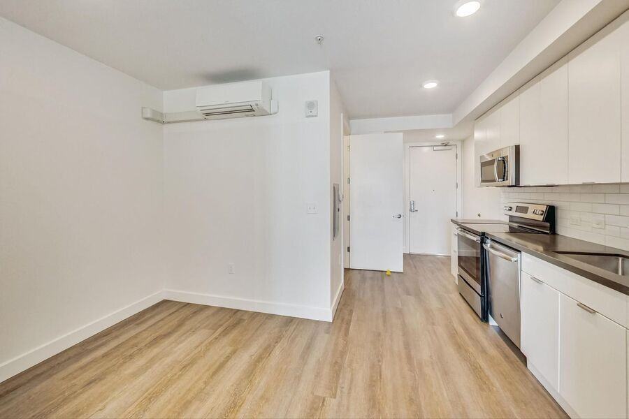 4045 Broadway - Photo 2 of 11