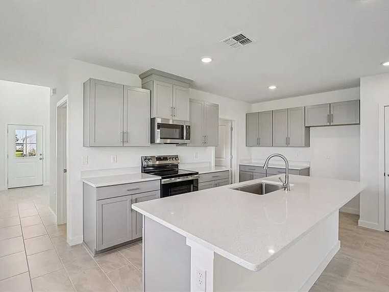 628 Lake Dexter Cir #NA - Photo 3 of 19