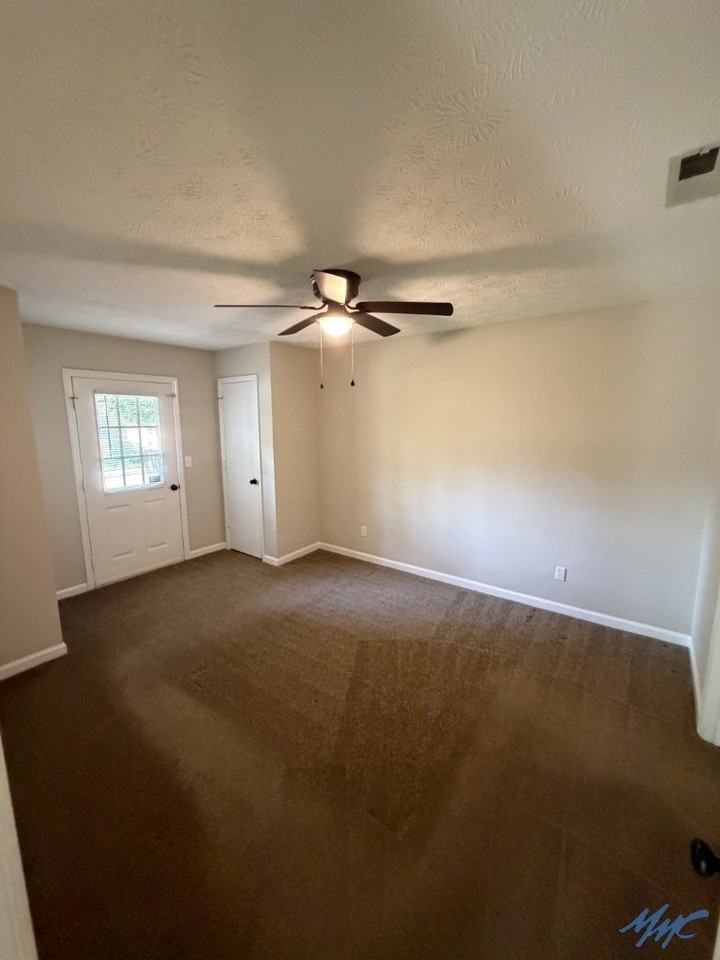 1220 Hamilton Dr - Photo 7 of 16