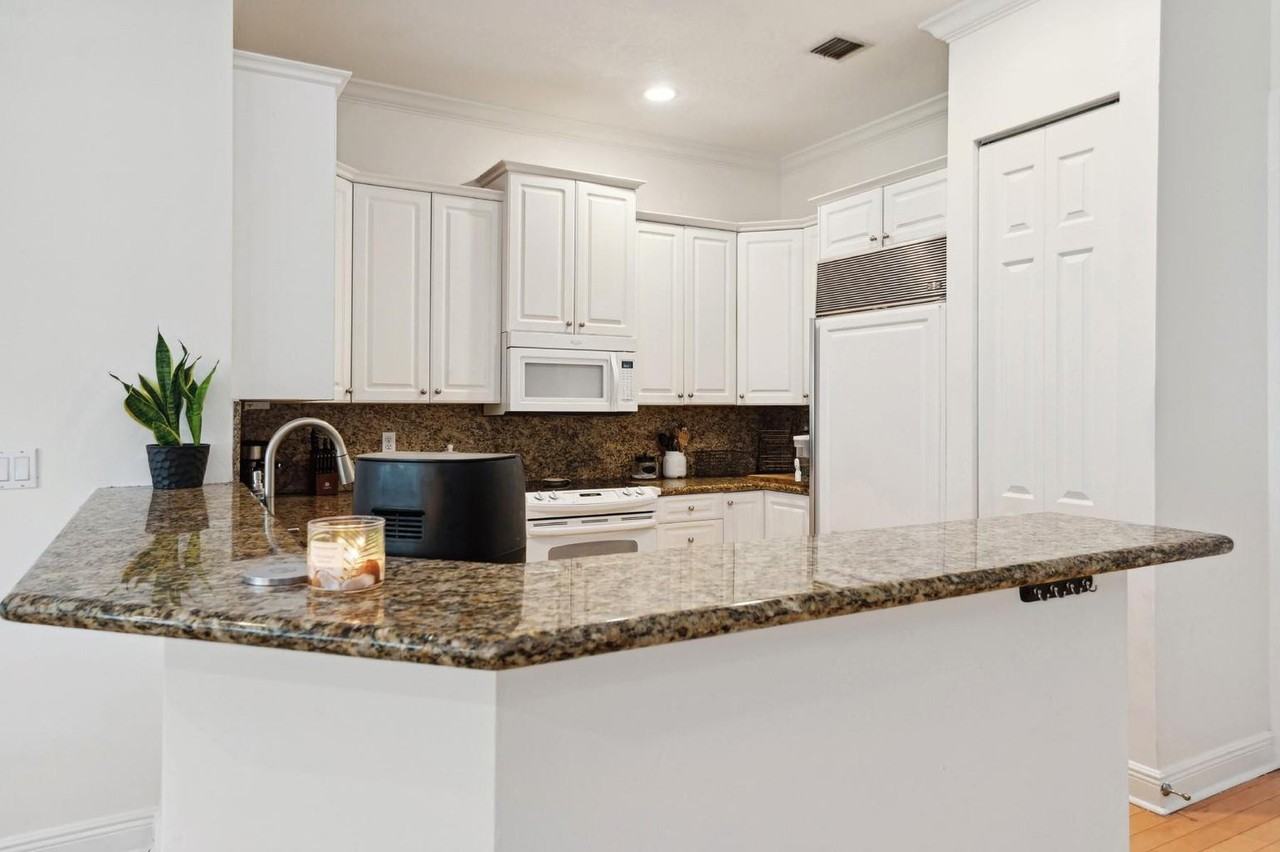 1416 Ne 4th Ct #1416 - Photo 7 of 19