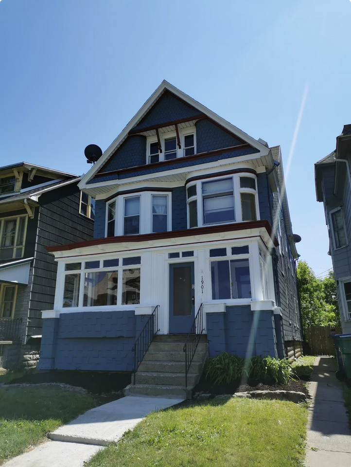 1901 Seneca St #1 - Photo 2 of 16