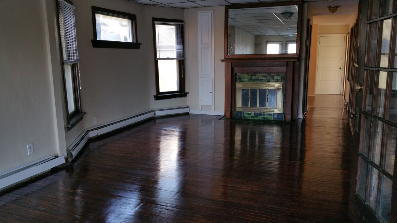 1901 Seneca St #1 - Photo 5 of 16