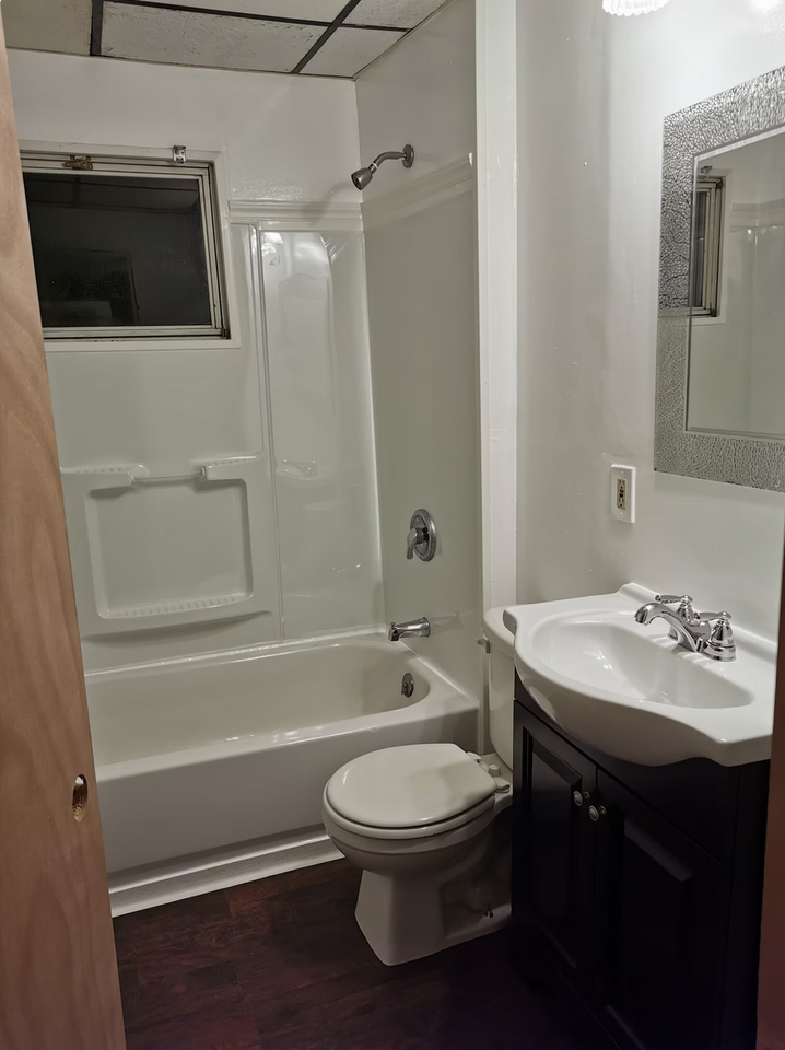 1901 Seneca St #1 - Photo 7 of 16