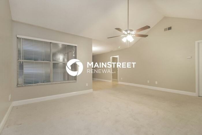 2134 Churchill Downs Cir - Photo 3 of 16