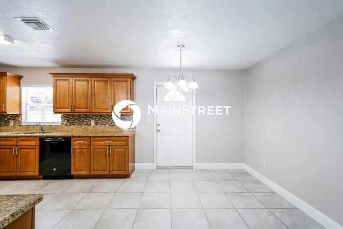 1532 Ormond Ave - Photo 4 of 16