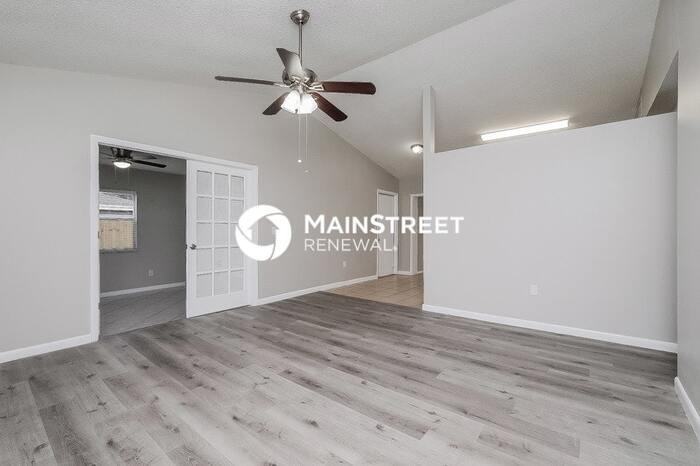 7220 Exemplar Dr - Photo 4 of 16