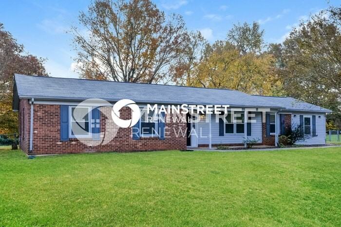 2349 Swindon Ln - Photo 3 of 17