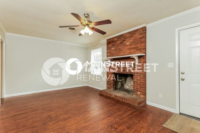 2349 Swindon Ln - Photo 4 of 17