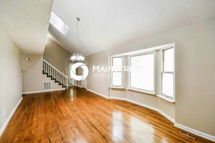 2085 Edenwood Cir - Photo 5 of 21