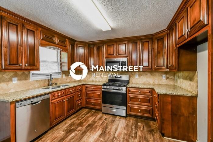 2085 Edenwood Cir - Photo 7 of 21