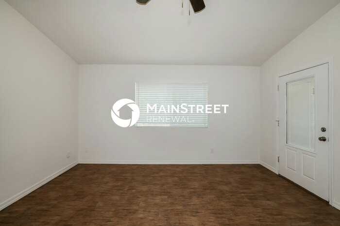 5608 N 74th Dr - Photo 6 of 13