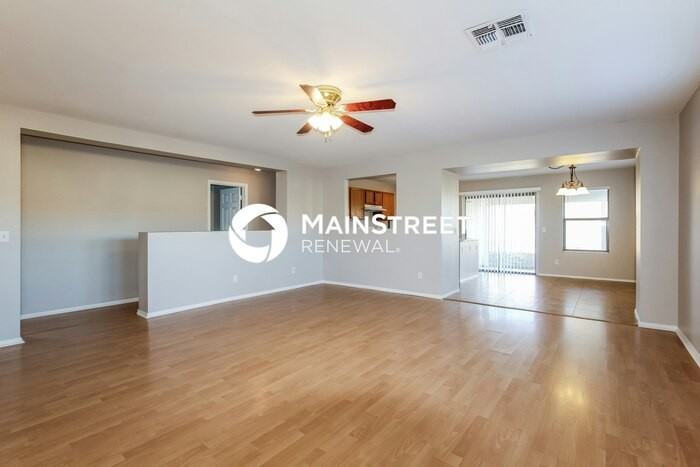 8014 W Eva St - Photo 4 of 16