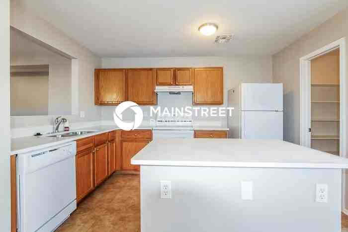 8014 W Eva St - Photo 6 of 16