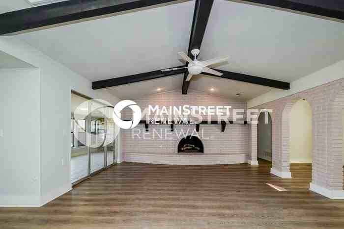 2505 Westridge Dr - Photo 3 of 16