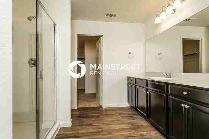 520 Horn St - Photo 7 of 17