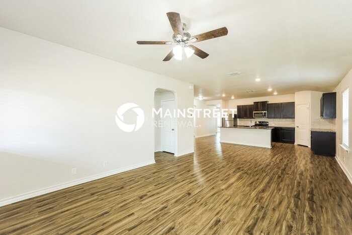 823 Red Crossbill - Photo 5 of 16