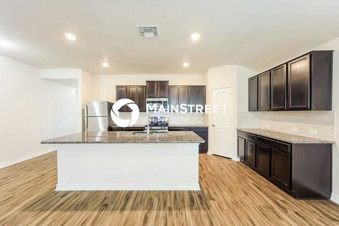 823 Red Crossbill - Photo 7 of 16