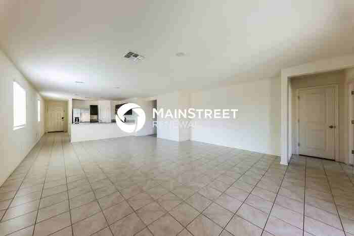 8808 S 253rd Ave - Photo 4 of 16