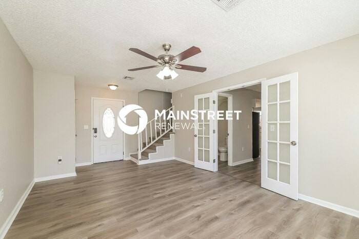 669 Lake Dexter Cir - Photo 4 of 17