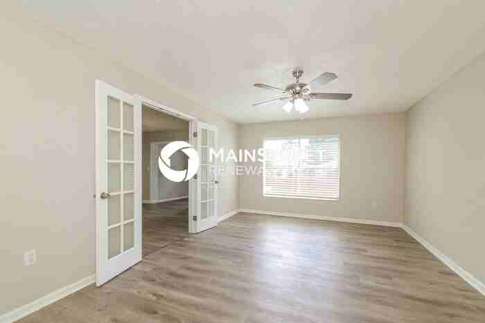 669 Lake Dexter Cir - Photo 5 of 17