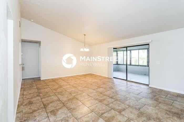 1568 Glendale Ave Nw - Photo 3 of 16