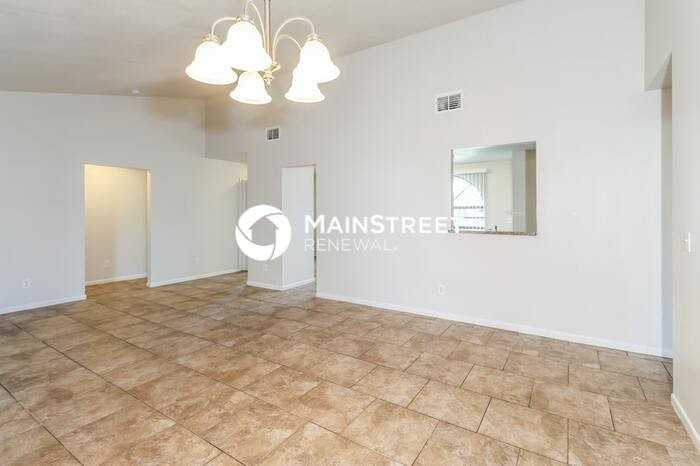 1568 Glendale Ave Nw - Photo 4 of 16