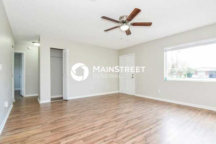 521 Florida Cir S - Photo 4 of 16