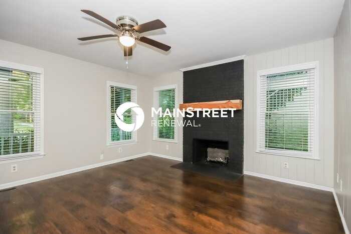 919 Briarcliff Rd - Photo 3 of 15