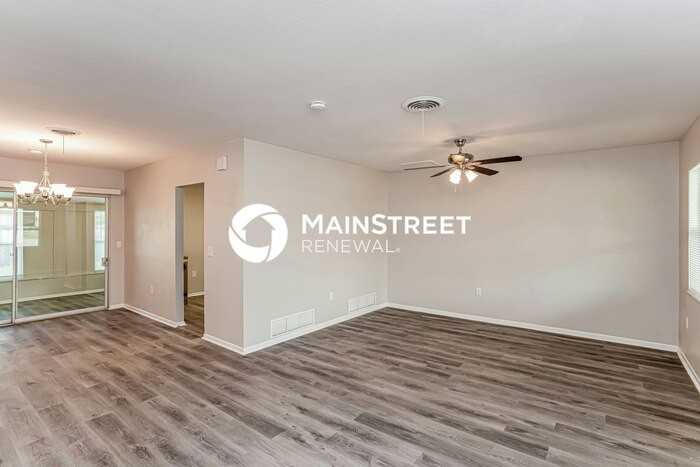 604 Shamrock Blvd - Photo 2 of 15