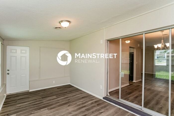 604 Shamrock Blvd - Photo 7 of 15