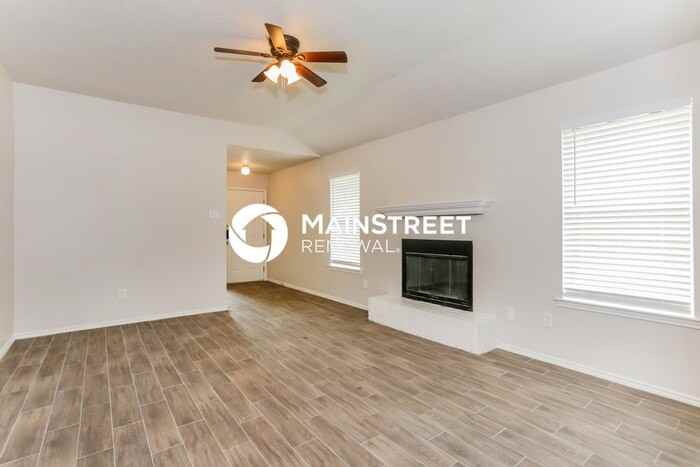 548 Langston St - Photo 2 of 18