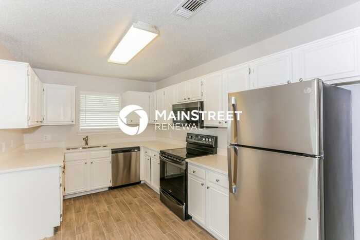 548 Langston St - Photo 6 of 18