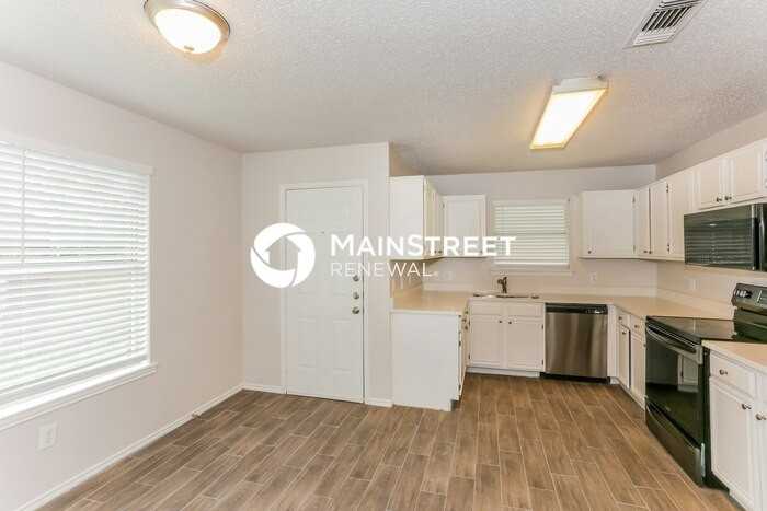 548 Langston St - Photo 7 of 18